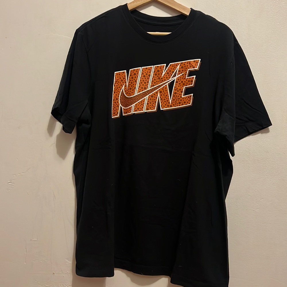 Selling Nike large shirt